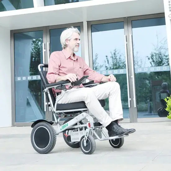 Xe lăn điện di động bằng hợp kim nhôm - Sản phẩm chất lượng từ nhà cung cấp uy tín, có các chứng nhận FDA CE 13485 hình ảnh 1-description