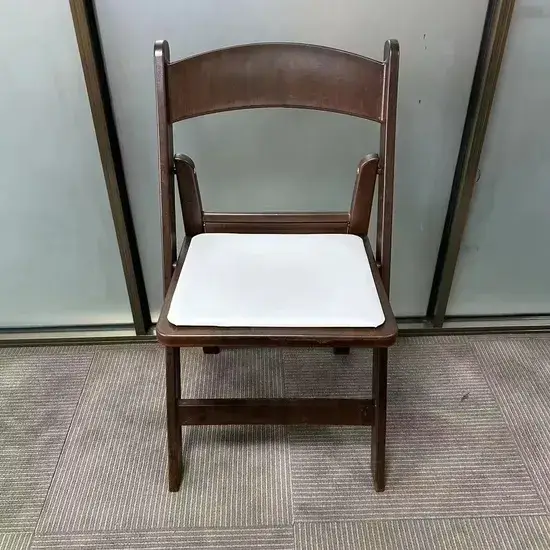 Ghế ăn ngoại thất màu trắng, thiết kế hiện đại cho tiệc tùng và sự kiện tại khách sạn, làm từ chất liệu nhựa resin hình ảnh 1-description