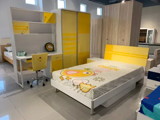 Giường đơn màu vàng cao cấp cho trẻ em với thiết kế phổ biến Nova, kèm tranh trang trí phòng ngủ hình ảnh 1-description