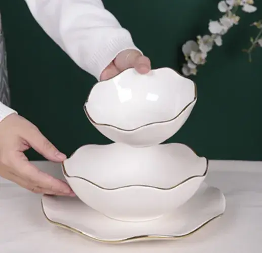 Bát gốm trắng nhỏ phong cách hiện đại có viền tinh tế dành cho tiệc cưới hình ảnh 1-description