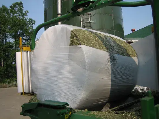 Màng bọc silage bằng chất liệu LLDPE, giải pháp màng co silage cho nông trại hình ảnh 1-description