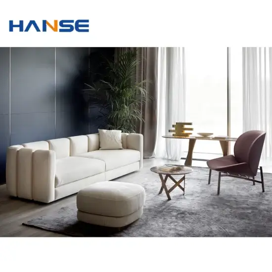 Thiết kế hiện đại cho nhà nghỉ dưỡng với bộ giường ngủ và ghế sofa tối giản hình ảnh 1-description