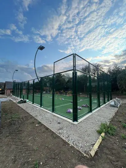 Sân Padel Mạ Kẽm Nóng - Sự Lựa Chọn Tốt Nhất cho Sân Chuyên Nghiệp & Đáng Tin Cậy trong Hơn 15 Năm Sử Dụng hình ảnh 1-description