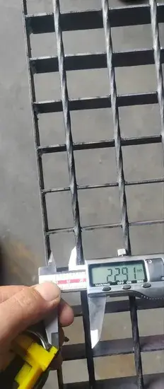 Tấm grating thép mạ kẽm chất lượng cao và đa dạng thời gian giao hàng, lý tưởng cho lối đi và hàn hình ảnh 1-description
