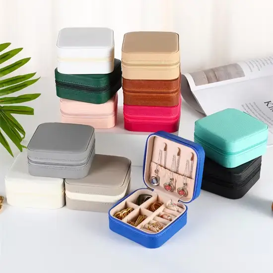 Hộp đựng trang sức nhỏ gọn dành cho bông tai và vòng cổ khi đi du lịch hình ảnh 1-description