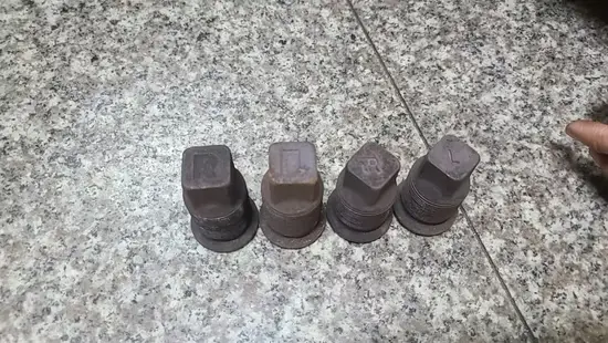 Đai ốc và bu lông chất lượng cao cho bánh xe xe tải, cấp độ 10.9 và 12.9, kích thước Lh-Wm30X1.5/M20X1.5-55 hình ảnh 1-description