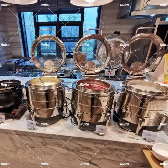 Bàn buffet chứa thực phẩm và đồ uống, bao gồm nồi súp, khay giữ nóng, sử dụng cả nhiên liệu và điện, làm từ thép không gỉ, với nắp màu bạc, là lựa chọn lý tưởng cho đám cưới và các dịch vụ ăn uống hình ảnh 1-description