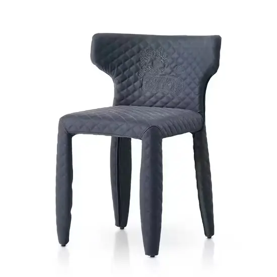 Ghế ăn da cao cấp với điểm nhấn logo thêu tỉ mỉ hình ảnh 1-description