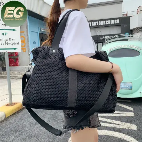 Túi du lịch đen bằng nylon cao cấp, phù hợp cho nam và nữ, túi cuối tuần và túi thể thao duffle tùy chỉnh hình ảnh 1-description