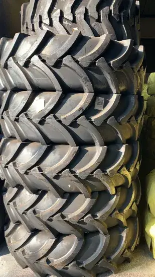 Mẫu lốp nông nghiệp R-1 kích thước 18.4-42 chất lượng cao, phù hợp cho các kích thước 16.9-30 16.9-38 18.4-30 18.4-42 23.1-26 20.8-38 8.3-22 7.50-16 11.2-20 18.4-34 16.9-24 16.9-28 14.9 hình ảnh 1-description
