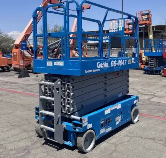 Xe nâng boom Genie GS4047 4WD năm 2015 - Hiệu suất sử dụng thấp, bảo trì đầy đủ hình ảnh 1-description
