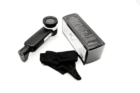 Đèn cầm tay hiện đại với 3 tùy chọn độ sáng và kính phóng đại hình ảnh 1-description