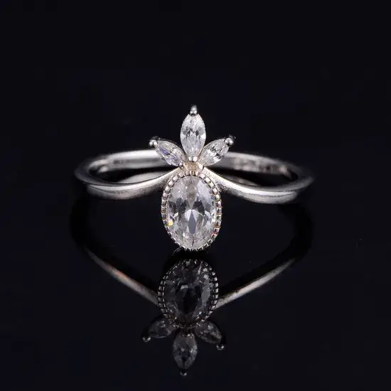 Nhẫn oval đính hôn đá cubic zirconia - lựa chọn hoàn hảo cho lễ cưới vĩnh cửu hình ảnh 1-description