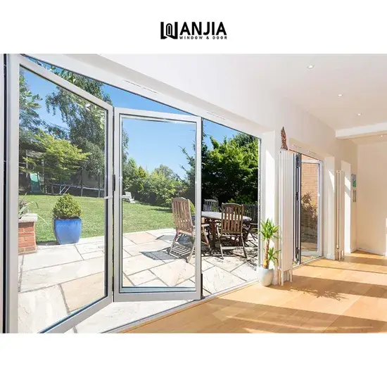 Cách lắp đặt cửa gấp kính nhôm an toàn cho sân vườn với khả năng chống va đập hình ảnh 1-description
