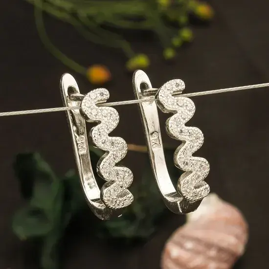 Bông tai hooped bạc Sterling 925 - xu hướng mới cho mùa Xuân hình ảnh 1-description