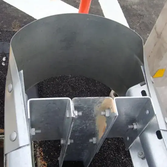 Tạo sự an toàn cho lan can đường W Beam với đầu nối cầu bảo vệ hình đuôi cá kim loại tùy chỉnh hình ảnh 1-description