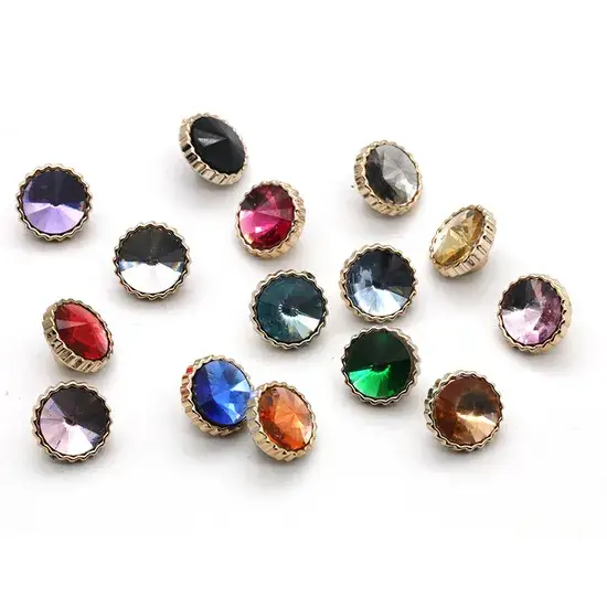 Áo sơ mi thời trang với phụ kiện nút acrylic 12mm sang trọng và tinh tế hình ảnh 1-description